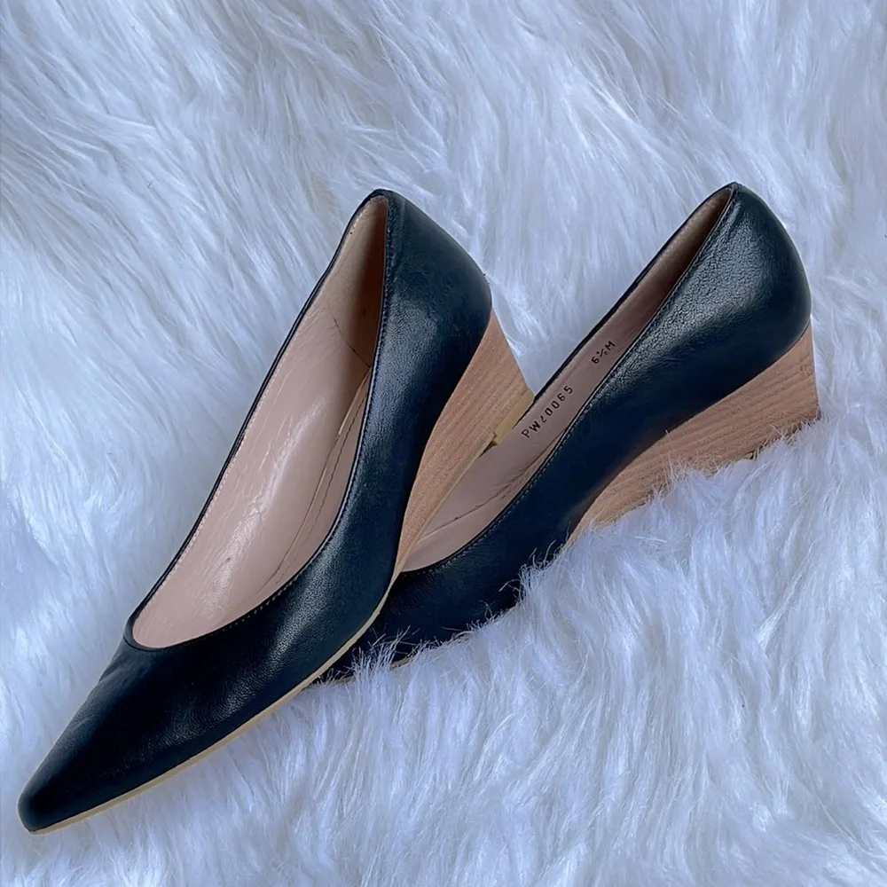 Stuart Weitzman patent leather pointed toe wedge shoes - Picture 13 of 16